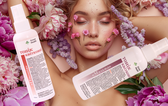 Цветочные тоники "Пион" и "Мальва": почему гидролат лучше воды (и как выбрать свой)